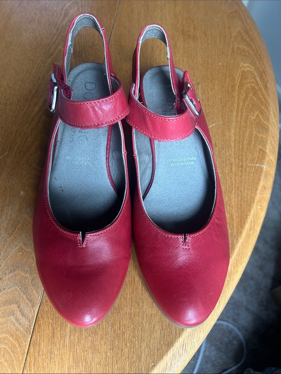 Dorking Shoes - Dorking  women’s wedge sandal red size us7 /37